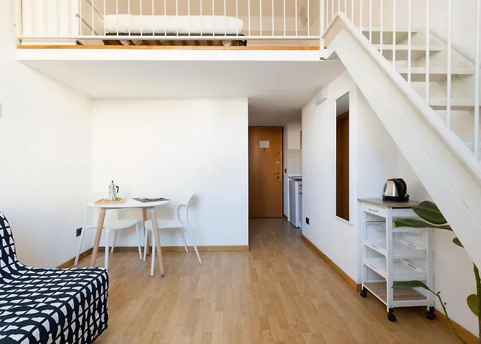 Guesthost - Central Studio Apts o-Corso Magenta